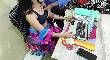 Office Worker In Hindi Audio: Red Hot Indian Bhabhi Gets Plumbed Rock Hard By His Chief