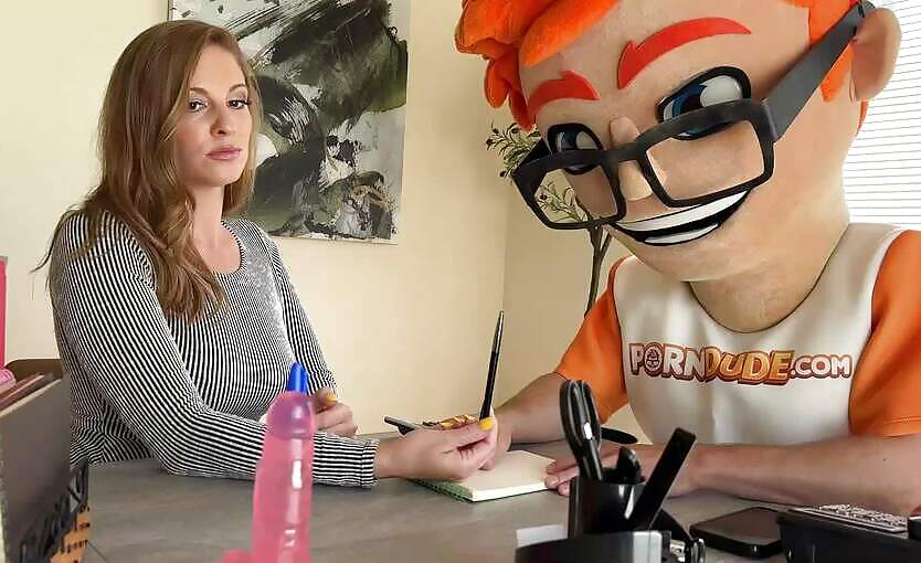 Annie King's Steamy Climax At Porn Dude Interviews!