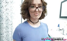Teen Stepsis Wants Stepbrother's Dick