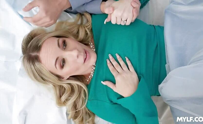 Bunny Madison In Hospital And Fuck With Doctor