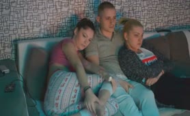 Horny Guys Cheats Her GF In The Same Room