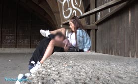 Public Agent Brunette Beauty Loves Sex And Money