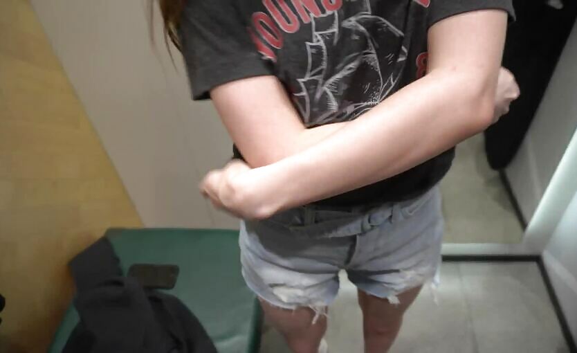 Amateur Quickie In Dressing Room