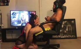She Made Him Cum Twice While He Was Playing A Game