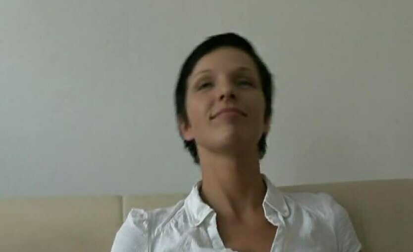 Czech Girls Drink Alcohol In The Apartment And Are Horny!