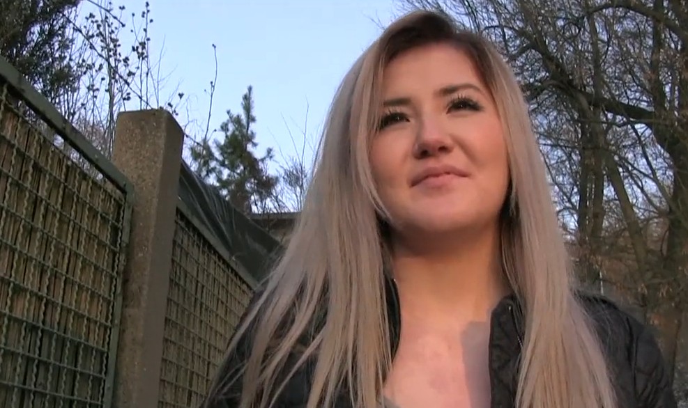 Public Agent Cute Russian Babe Fucks For Money