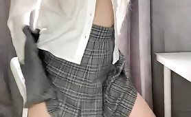 Cute Blonde Amateur And Her Webcam Show!