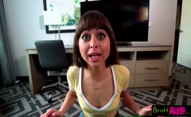 BrattySiS Riley Reid Wants To Fuck With Her Stepbrother