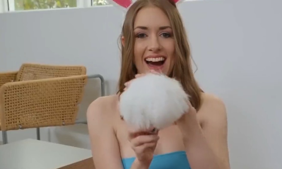 Mofos Awesome Brunette Teen Lindsey Love Is So Hot!