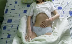 Young Nymph Is Maturbating After She Wake Up